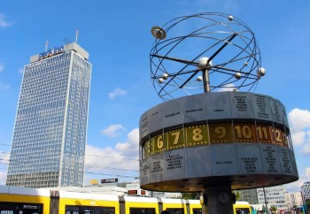 Berlin Alexanderplatz mit Weltuhr