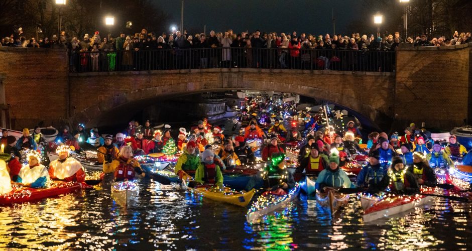 Copenhagen_Floating Lucia Parade_Kayaks.jpg