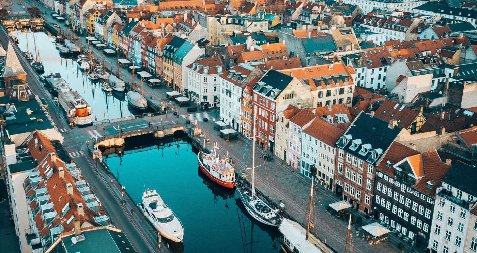 Nyhavnsbroen_Copenhagen.jpg