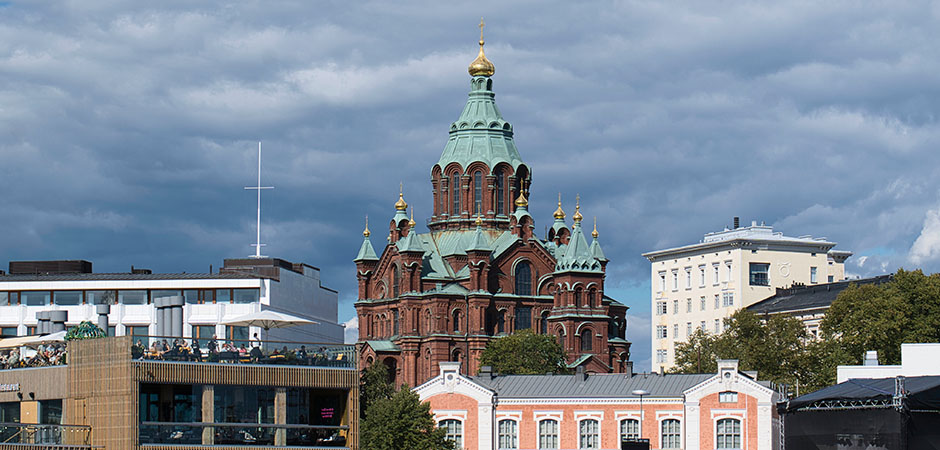 Uspenski_Cathedral_view_from_sea.jpg