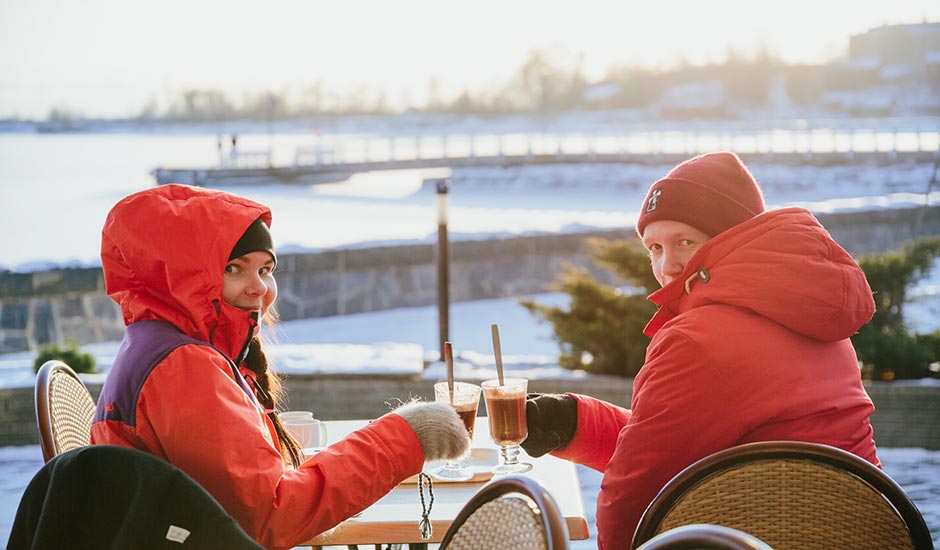 Enjoying-hot-chocolate-at-Cafe-Ursulas-terrace_c_Jussi_Hellsten_Helsinki_Partners.jpg