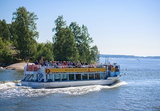 Helsinki Sightseeing by boat on Midsummer's Eve