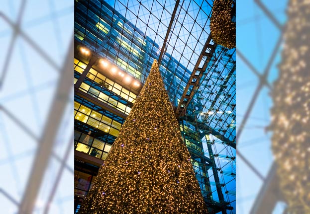 Weihnachtsbaum-am-Bahnhof1.jpg