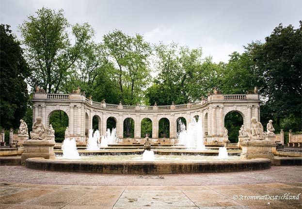 Märchenbrunnen1.jpg