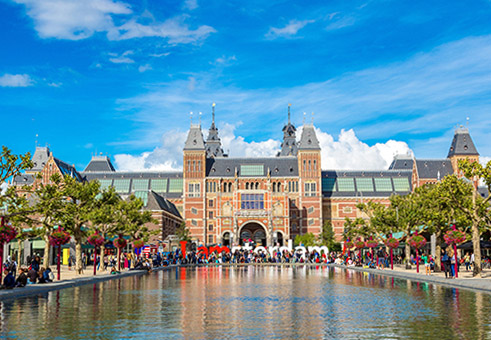 Rijksmuseum Museum square.jpg