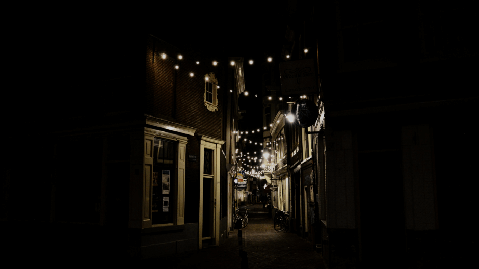 Amsterdam Christmas - Night shopping street.png