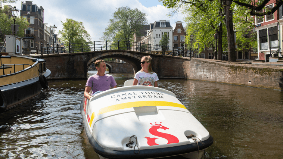 Bike rental Amsterdam - pedal boating.png