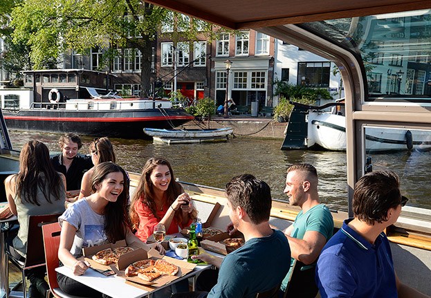 Pizza Cruise Amsterdam, evening cruise with food
