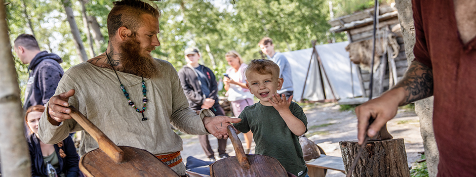 Birka Vikingastaden - vikingabyn.jpg