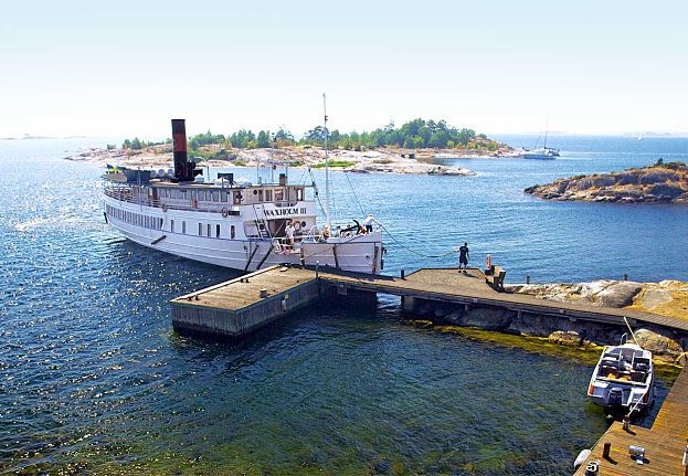 M/S Waxholm III at Bullerö