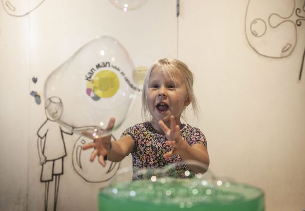 Girl_Making_Soap_Bubbles_©David Trood.jpg