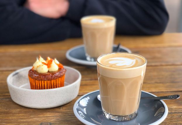 Pumpkin_Spice_Lattes_and_a_cupcake.jpg