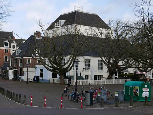 fons-heijnsbroek-Amstelkerk-unsplash.jpg