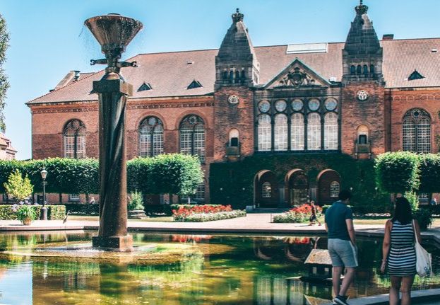 Pond and building in the Royal Library Garden in Copenhagen. Photo by Martin Heiberg.